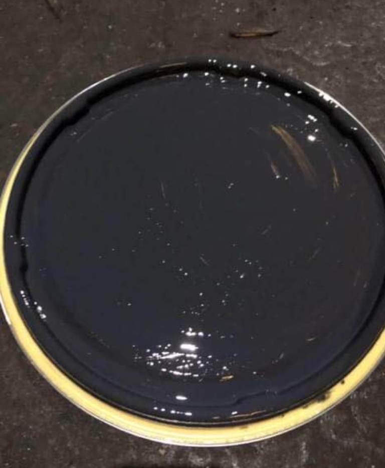 Roof and tile paint 