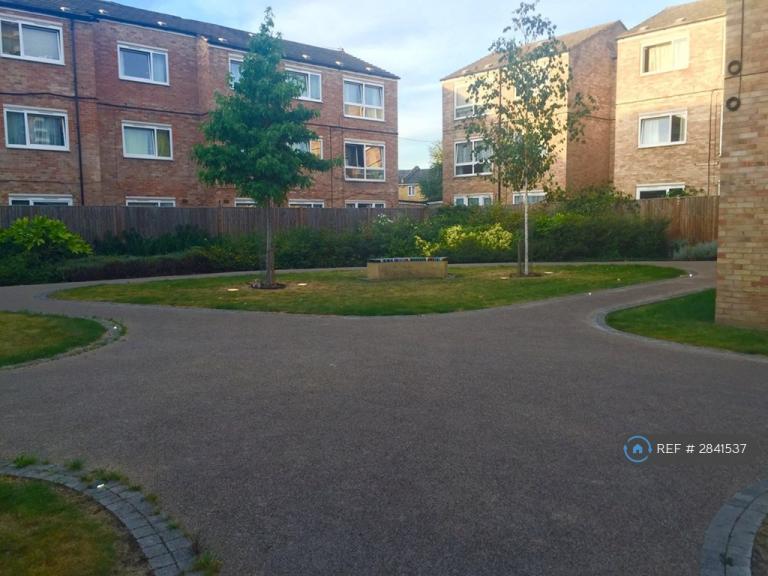 5 bedroom flat in Patrick Connolly Gardens, London, E3 (5 bed) (#2841537)