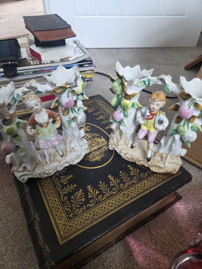 Pair of Vintage Porcelain1970 ornaments Figurines – Good Condition