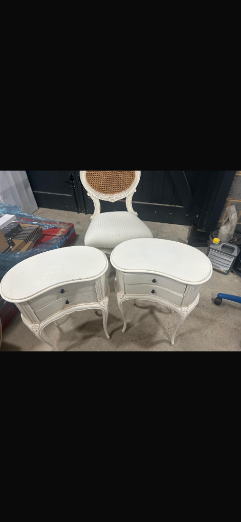 Chic Cream Chair and Side Table set