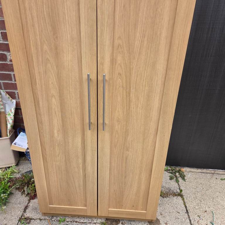 Double wardrobe 