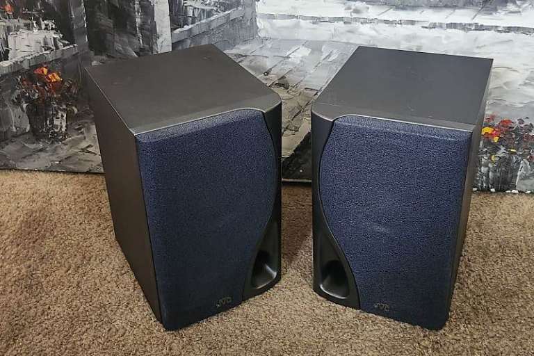 JVC Bookshelf Speakers, UX-B1003, rare 1990s
