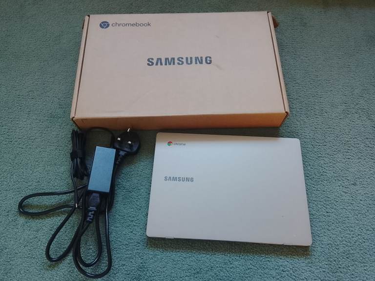 SAMSUNG CHROMEBOOK. Only had light occasional use