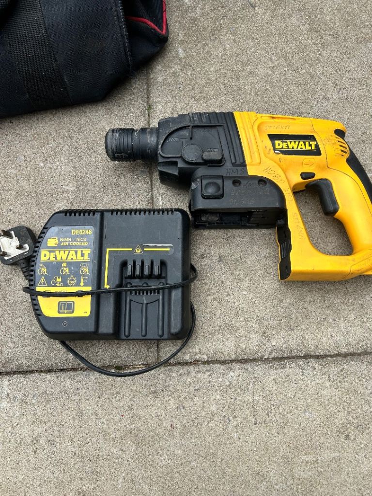 Dewalt Cordless Drill with Charger – Good Condition