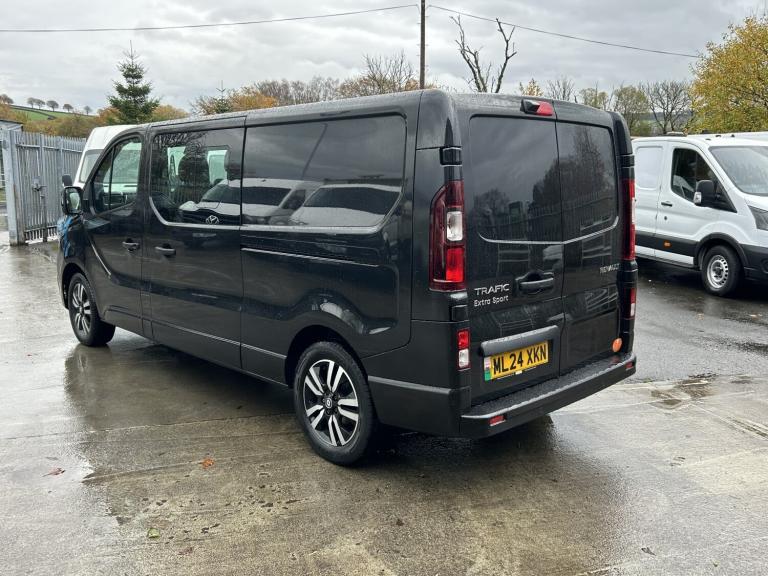 RENAULT TRAFIC 2.0 LL30 Blue dCi 170 Auto EDC Extra Sport Crew Cab Van 6 Seater