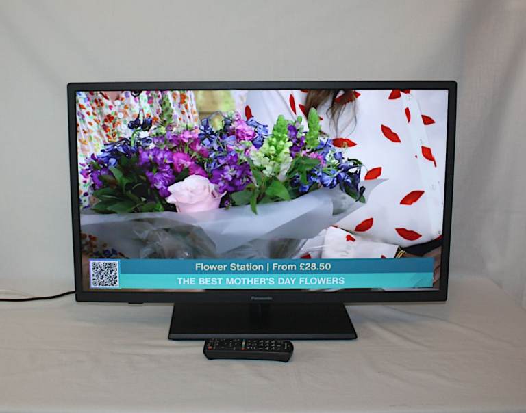 Panasonic 32 inch LED TV with Built-in Freeview HD