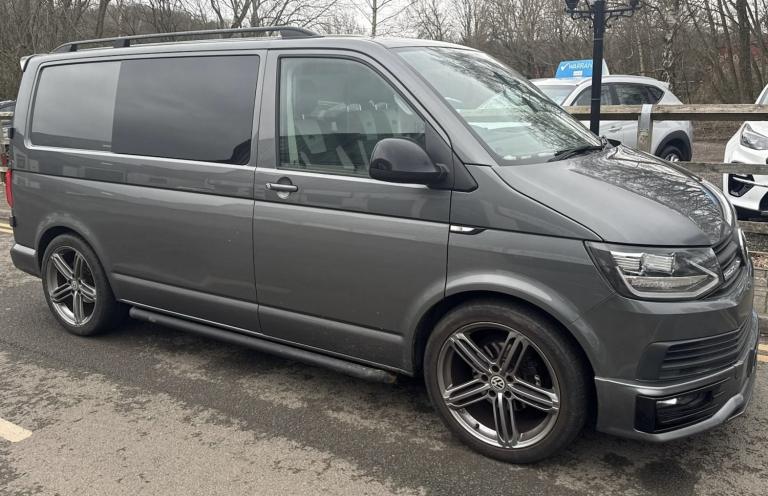 VOLKSWAGEN TRANSPORTER 2.0 TDI T28 BlueMotion Tech Highline Kombi 2016