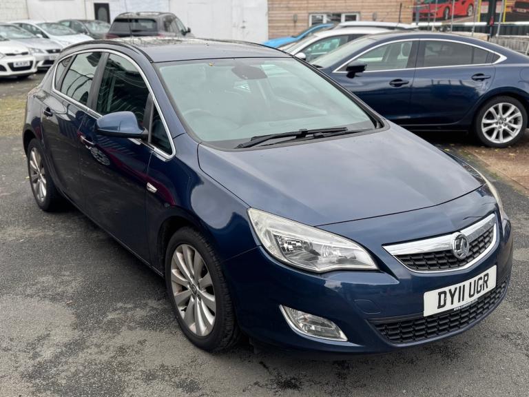2011 Vauxhall Astra 1.6i 16V SE 5dr HATCHBACK Petrol Manual