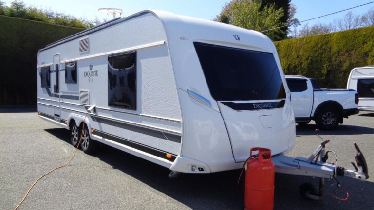 LMC 655 VIP Exquisit 5 BERTH,FIXED BED CARAVAN IN  GOOD CLEAN CONDITION. 2023