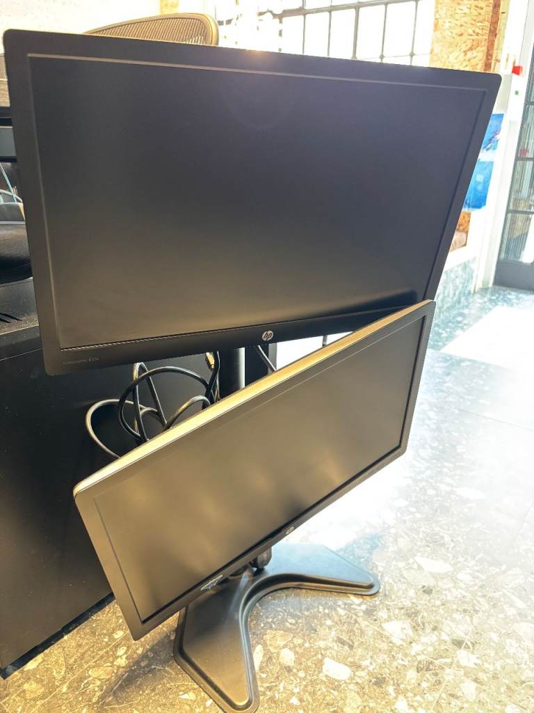 HP E22xw 21.5” Full HD IPS Monitors on Stands (x2 Units – Office Clearance)