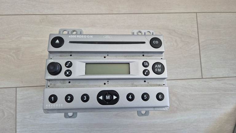 Ford Fiesta 4500 RDS E.O.N Visteon Stereo Radio Double DIN