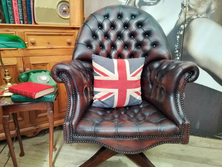Stunning Brown Leather Chesterfield Captains Chair