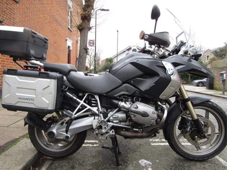 BMW R 1200 GS ADVENTURE , ULEZ FRIENDLY , WITH FULL EXPANDABLE LUGGAGE .