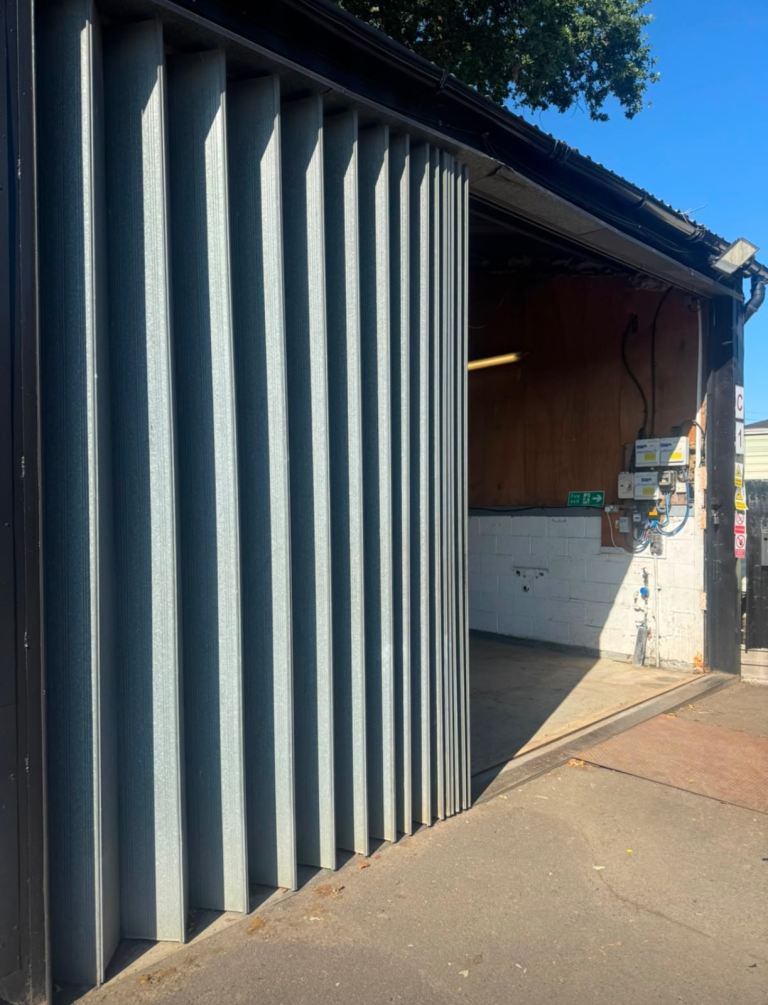 Workshop / unit / secure lock up /storage/  Chertsey / Surrey/ junction 11 M25