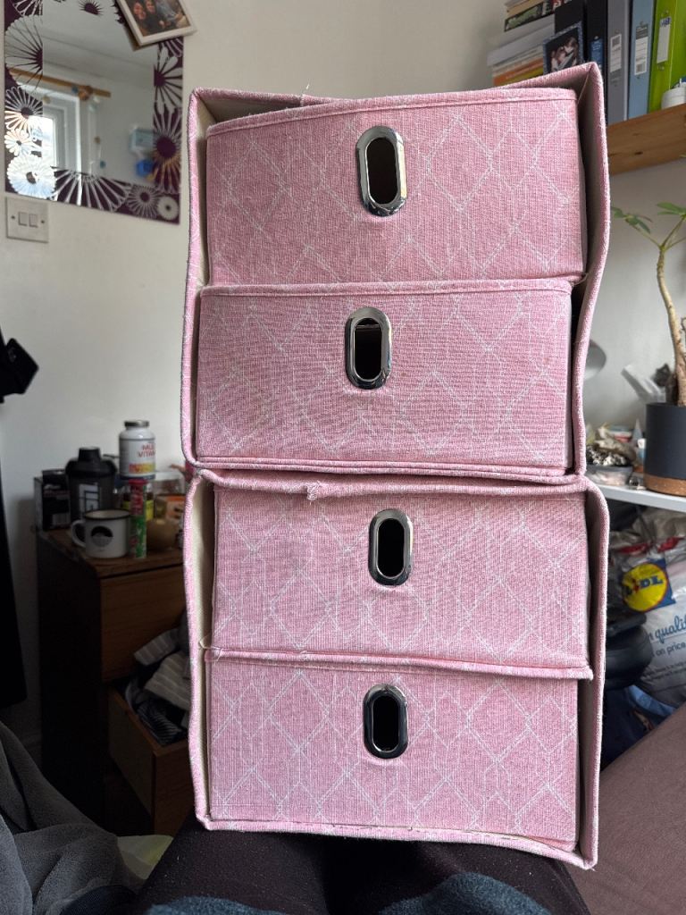 2 Storage Boxes ( 4 shelf’s)
