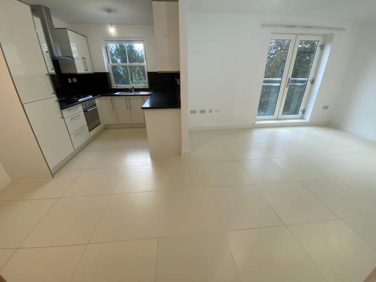 Gorgeous 2 bed property Godalming GU7