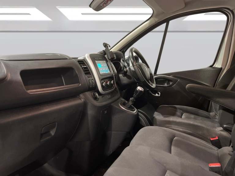 2021 Renault Trafic 2.0 dCi ENERGY 30 Sport LWB Standard Roof Euro 6 (s/s) 5dr PANEL VAN Diesel M...