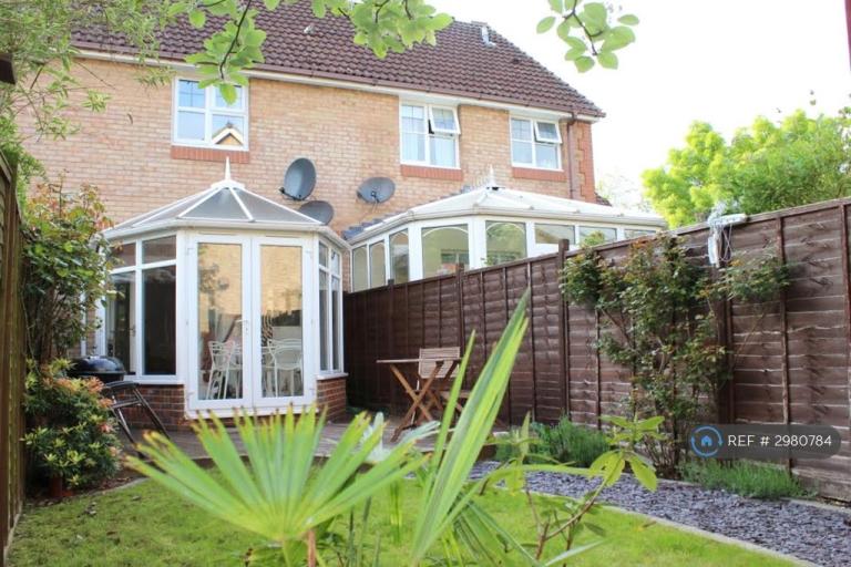 2 bedroom house in The Orchard, Virginia Water, GU25 (2 bed) (#2980784)