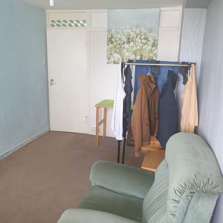 Single room for sharing flat