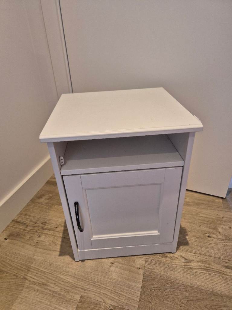 White bedside table - Ikea Songesand 