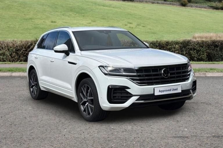 VOLKSWAGEN TOUAREG 3.0 V6 TDI 4Motion R-Line 5dr Tip Auto