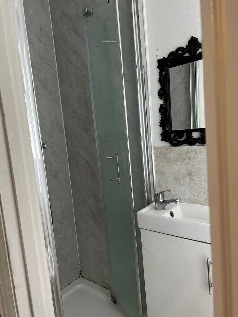 Studio Room in London, Hounslow, TW4 5NJ