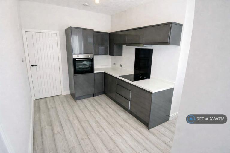 2 bedroom house in Hollins Road, Oldham, OL8 (2 bed) (#2888778)
