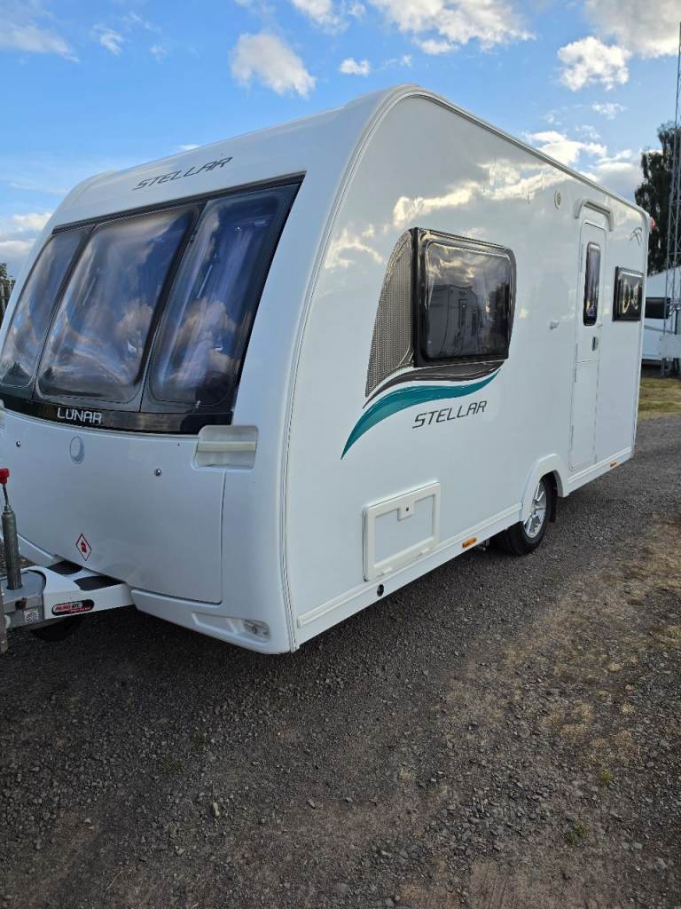 Lunar stellar 2/berth 2015 motor mover light weight model lots of extras