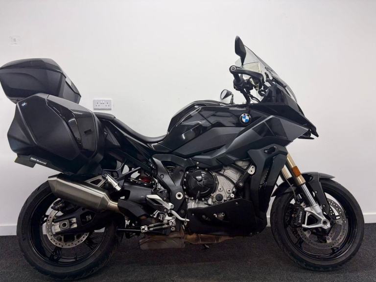 BMW S1000XR ** FULL SERVICE HISTORY - FULL LUGGAGE - TFT DISPLAY ** 