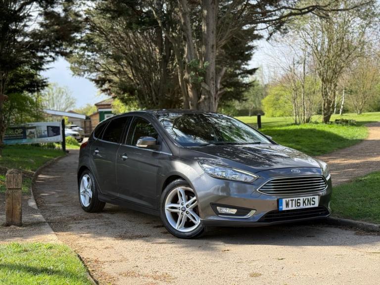 2016 Ford Focus 1.0 EcoBoost 125 Titanium 5dr HATCHBACK Petrol Manual