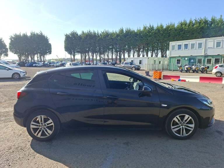 2018 Vauxhall Astra 1.6 CDTi 16V ecoTEC Design 5dr HATCHBACK DIESEL Manual