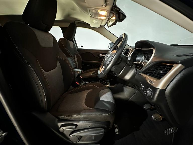 2014 64 JEEP CHEROKEE LONGITUDE M-JET 2.0 DIESEL SUV 140 BHP SERVICE HISTORY