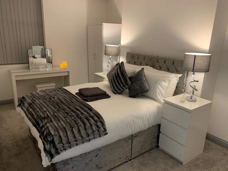 Partly furnished two bedroom flat to rent in Bradford