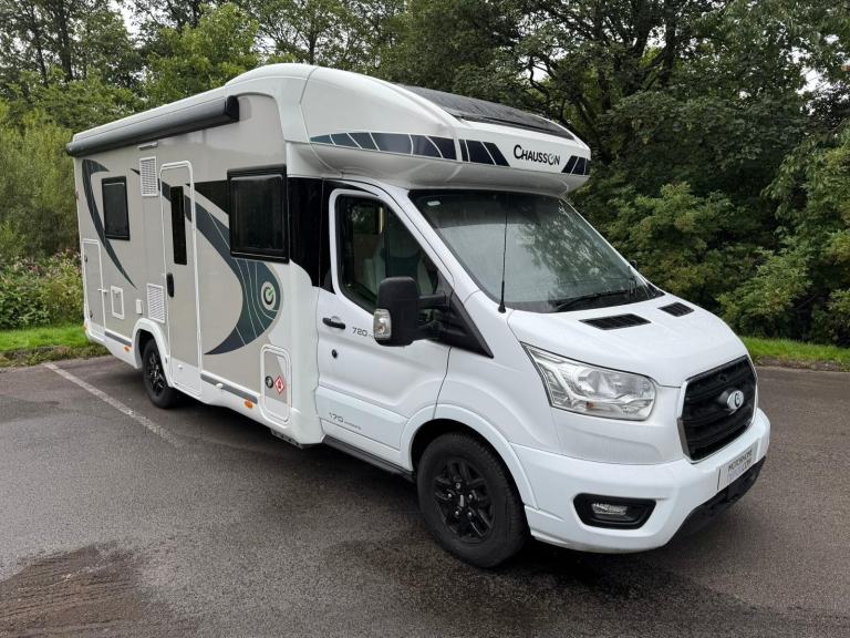 2022 CHAUSSON 720 TITANIUM PREMIUM LOW MILES 6 BERTH 5 BELT