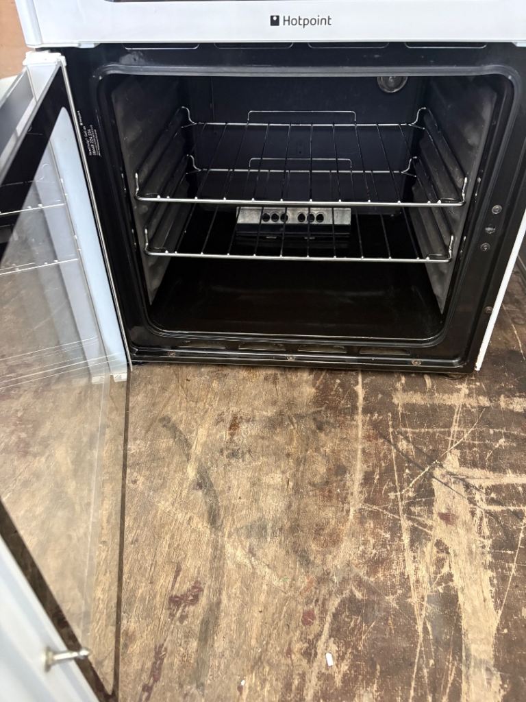 Hotpoint Freestanding Cooker – White, As Good As New | in Denton ...