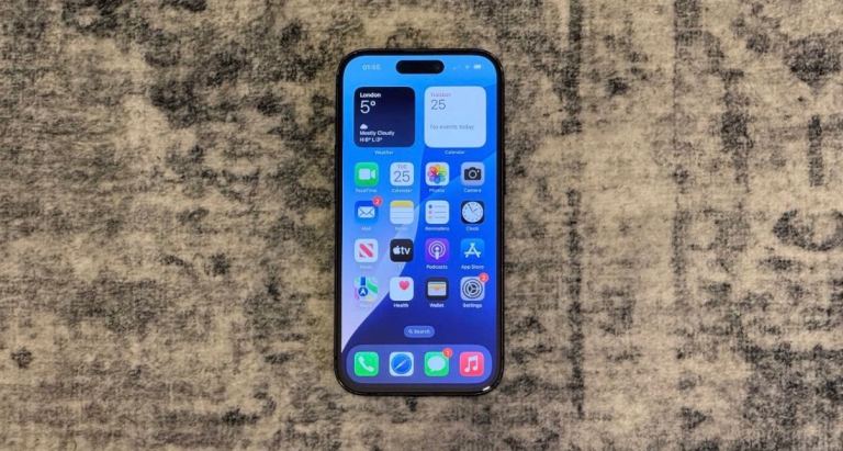 Apple iPhone 15 128GB Black - Excellent Condition