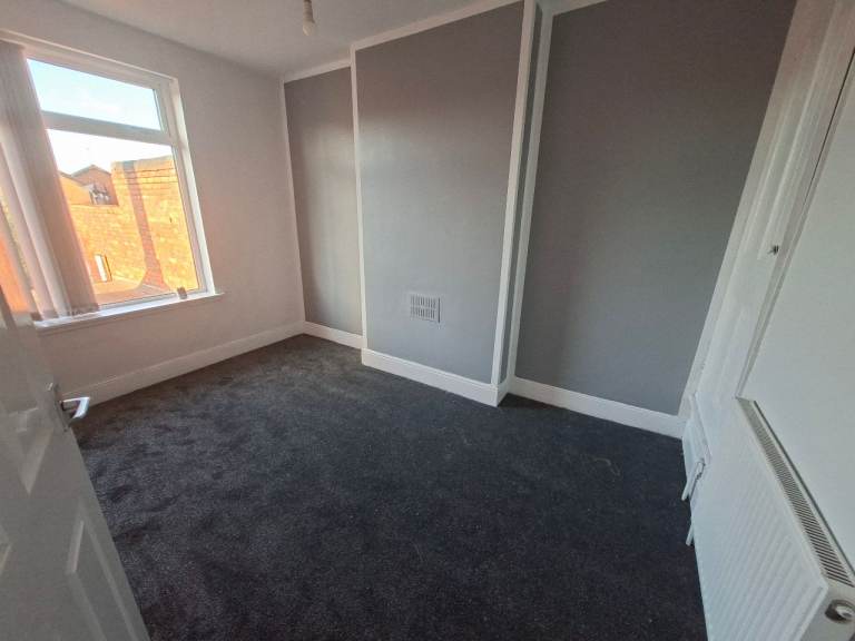 1 double room to rent on Stourbridge Road Halesowen B63