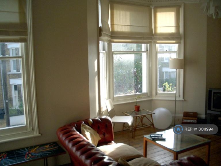 3 bedroom flat in Chantrey Road, London, SW9 (3 bed) (#3011994)