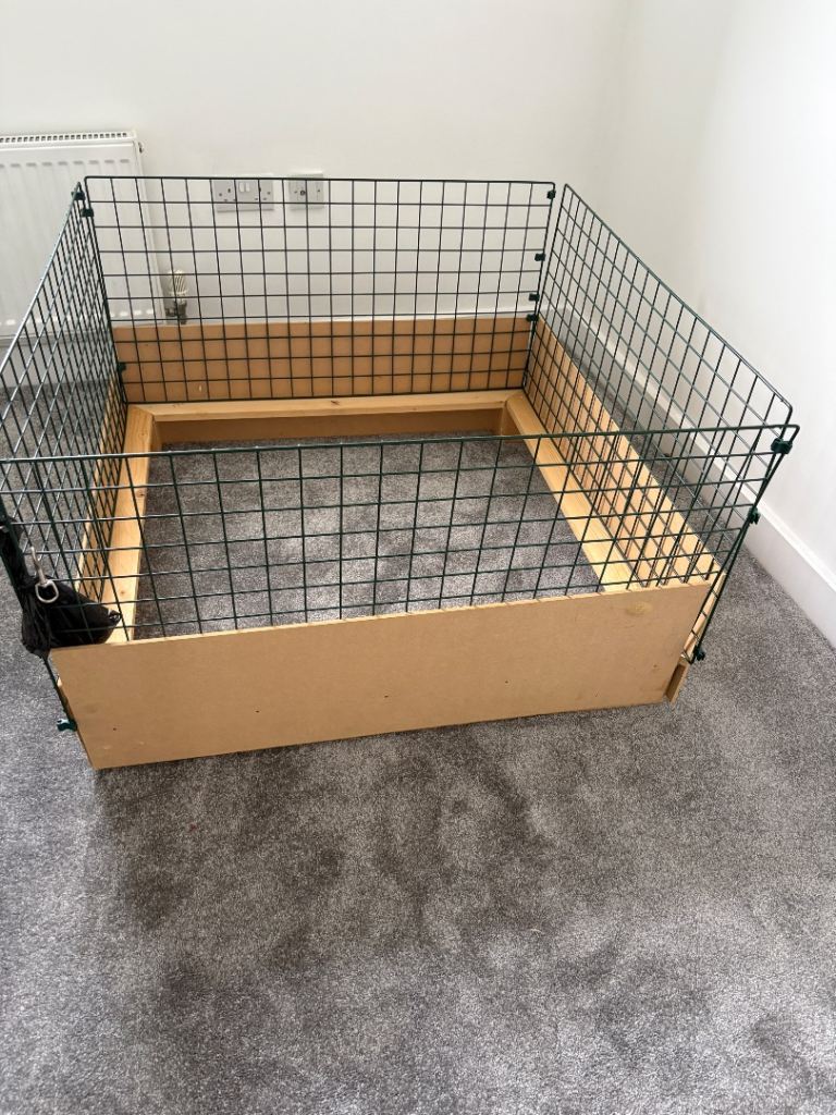 Whelping  box
