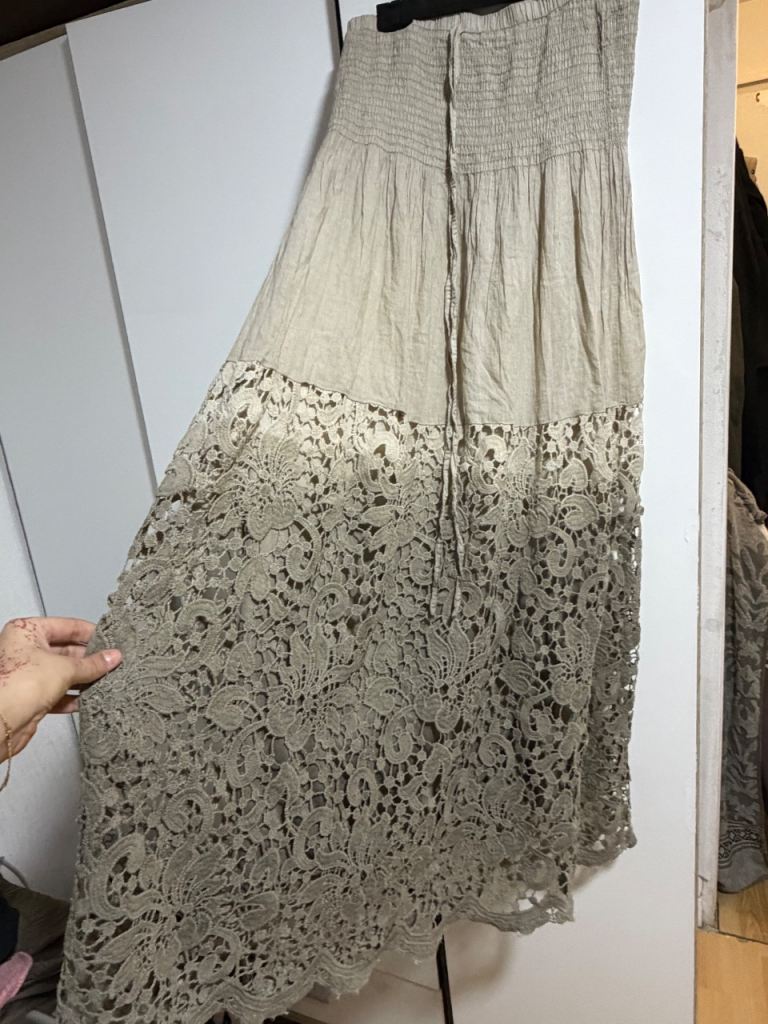 Women’s skirts 