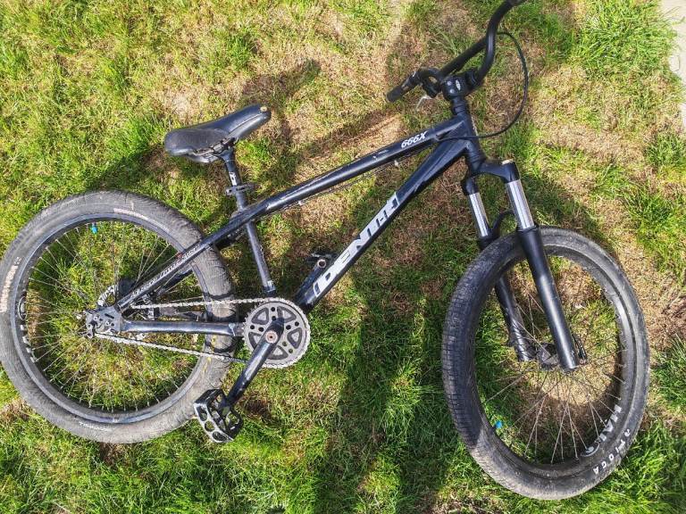 Identiti 666X Dirt Jump Bike - Custom Build