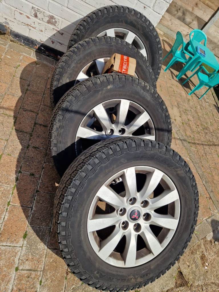 Mitsubishi Shogun Alloys & AT tyres