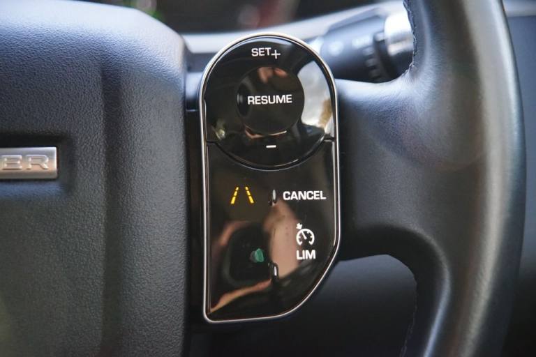 2020 Land Rover Range Rover Evoque 1.5 P300e 12.2kWh S SUV 5dr Petrol Plug-in Hybrid Auto 4WD Eur...