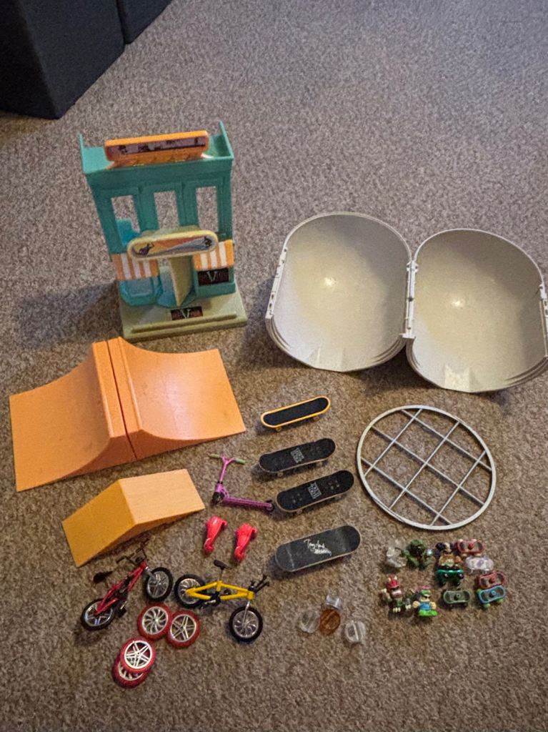 Tech deck/skateboards/bikes/ramps