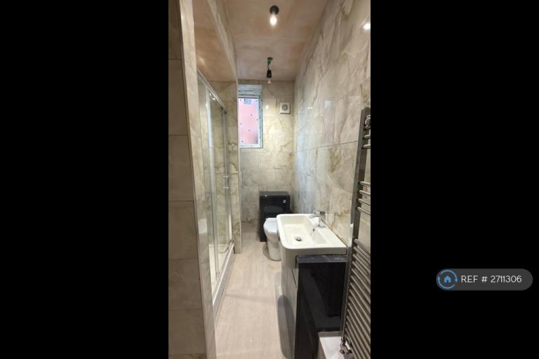 2 bedroom flat in Above, Dudley, DY2 (2 bed) (#2711306)