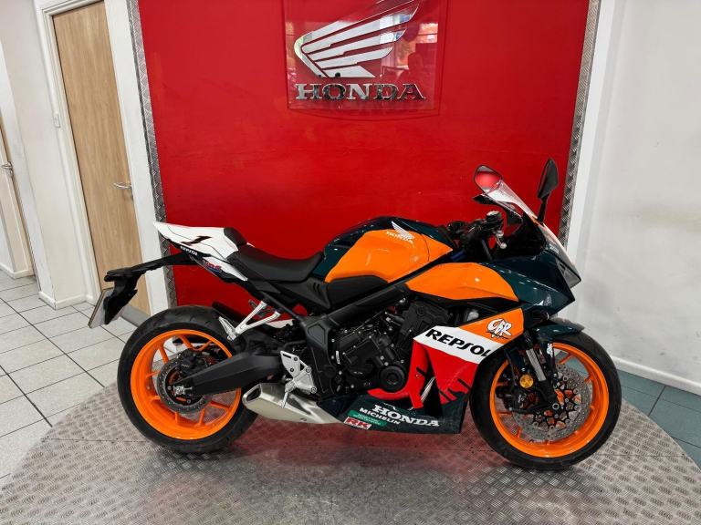 Brand new Honda CBR650R E-Clutch | Doohan Repsol Colours