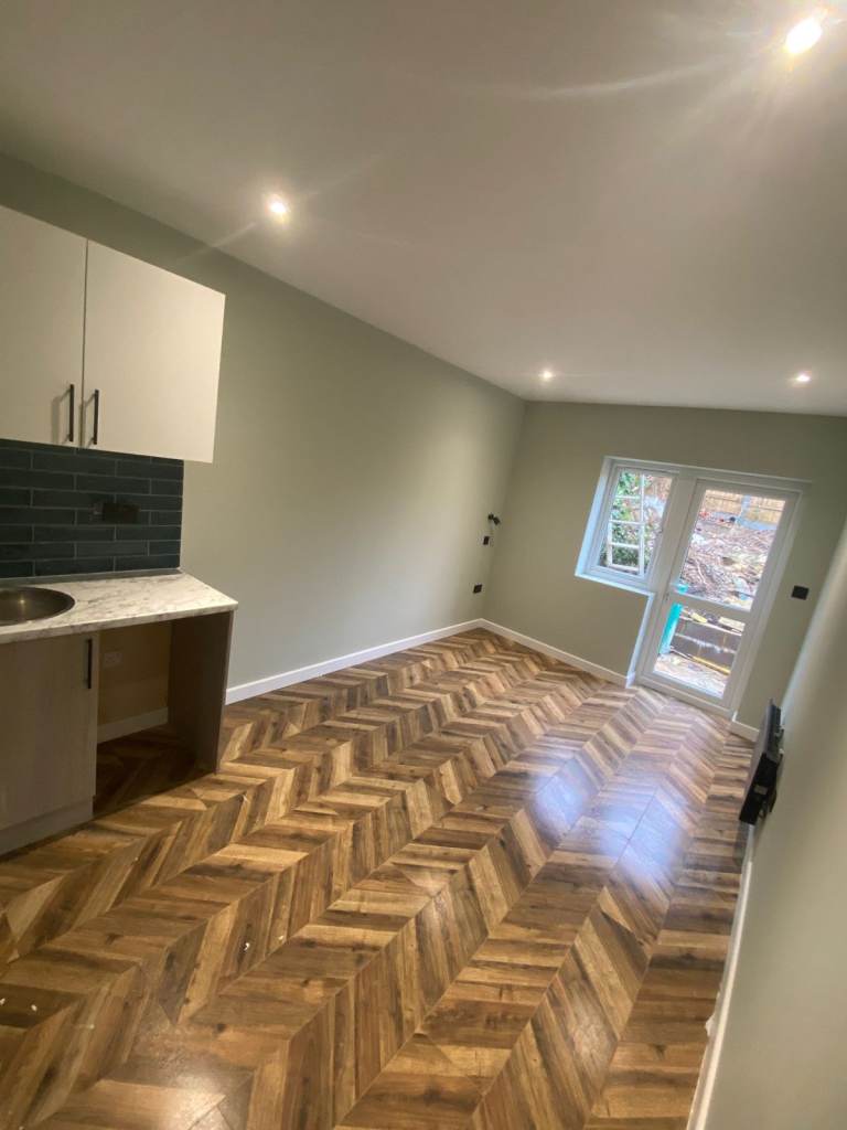 Studio Room Available – Chester Road, Loughton IG10