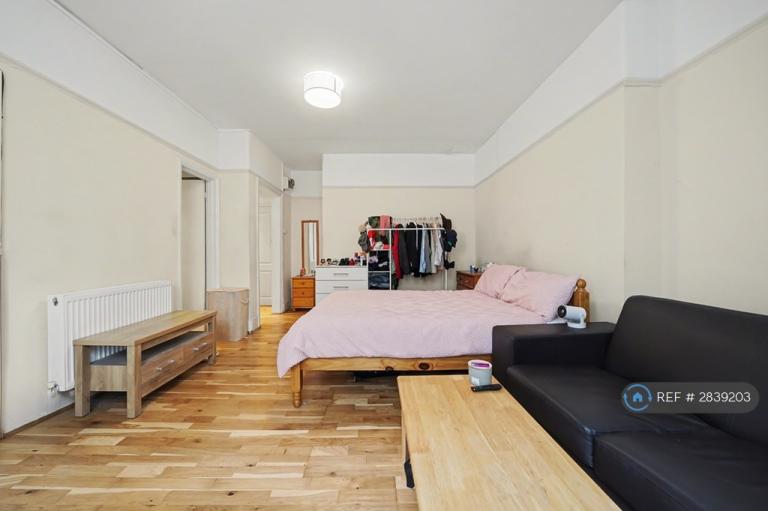Studio flat in Cheniston Gardens, London, W8 (#2839203)