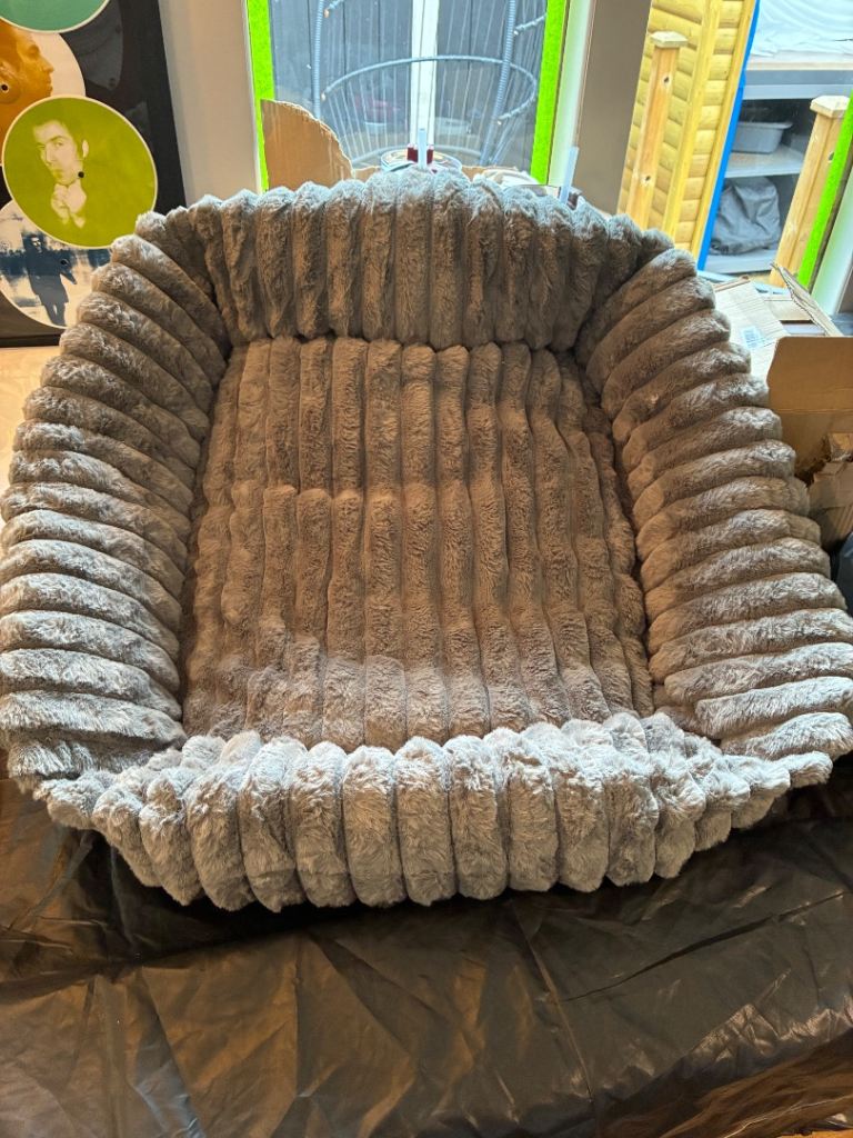 Cat bed 