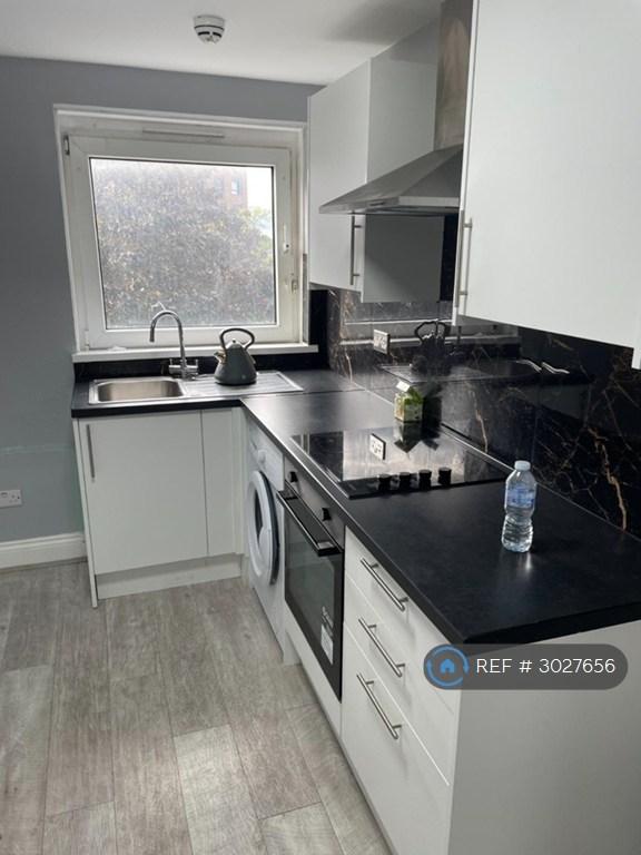 1 bedroom flat in Stellar House, London, N17 (1 bed) (#3027656)